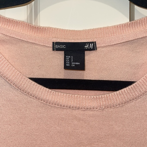 H&M Sweater - Picture 2 of 4